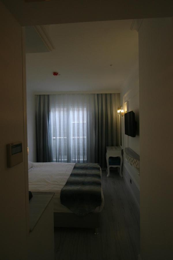 Basement Small Double Room Window