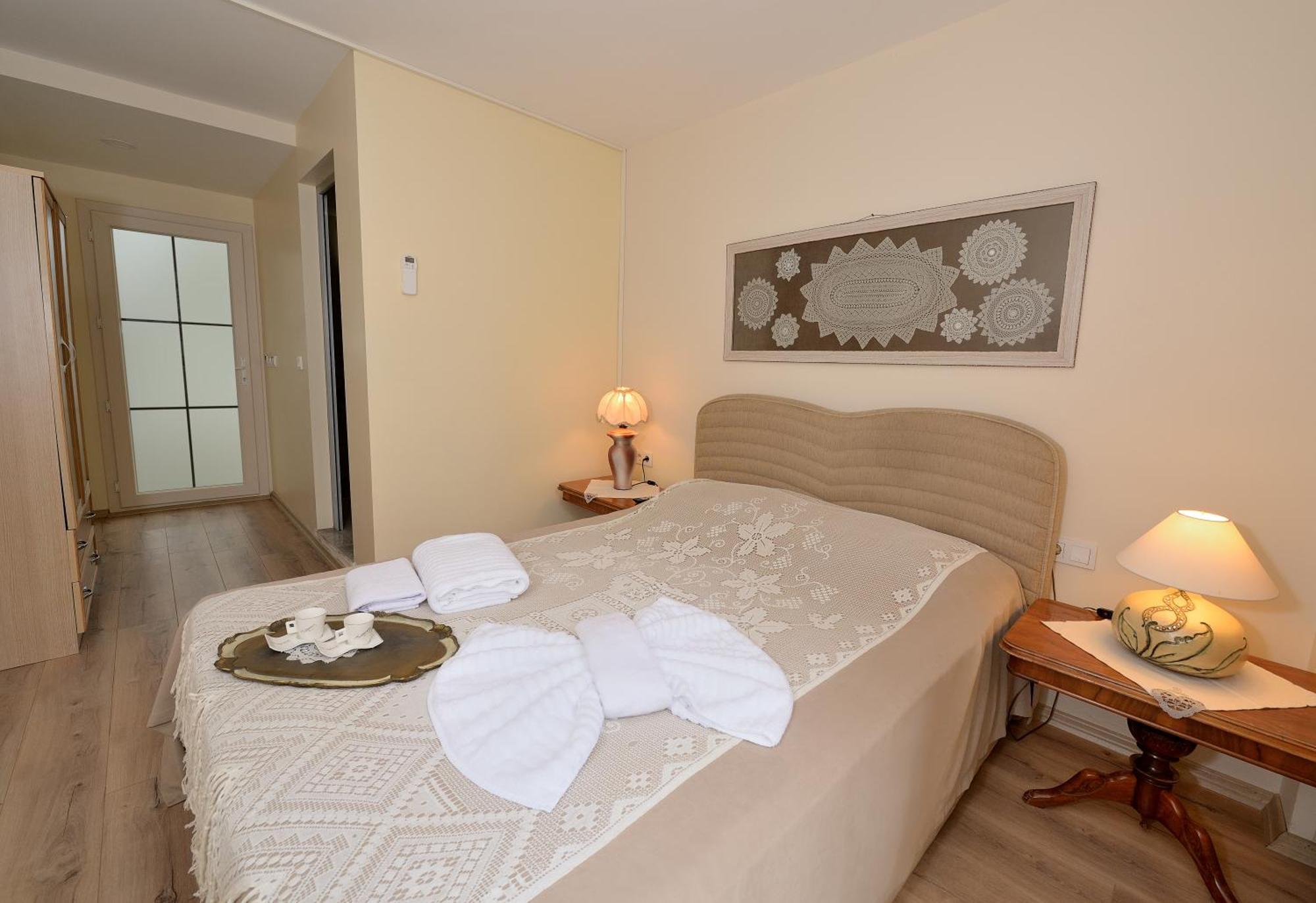 Chambre Double - Vue sur Jardin