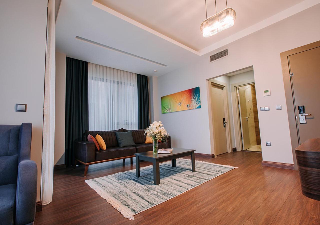 Executive Suite With Balcony and Sea View,970149682:JPEG