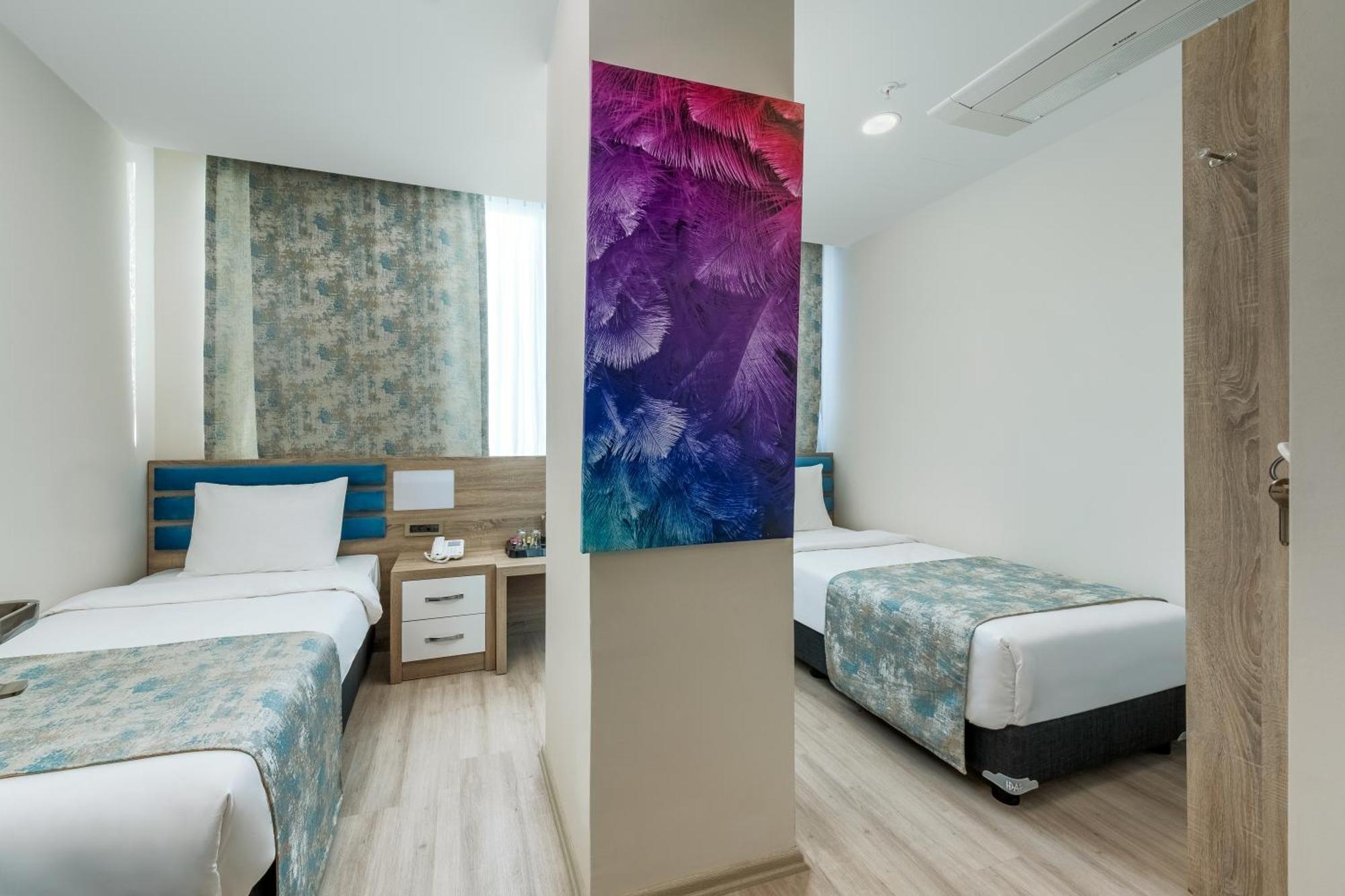 Suite with City View,974544619:JPEG