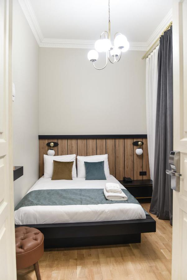 Large Single Room