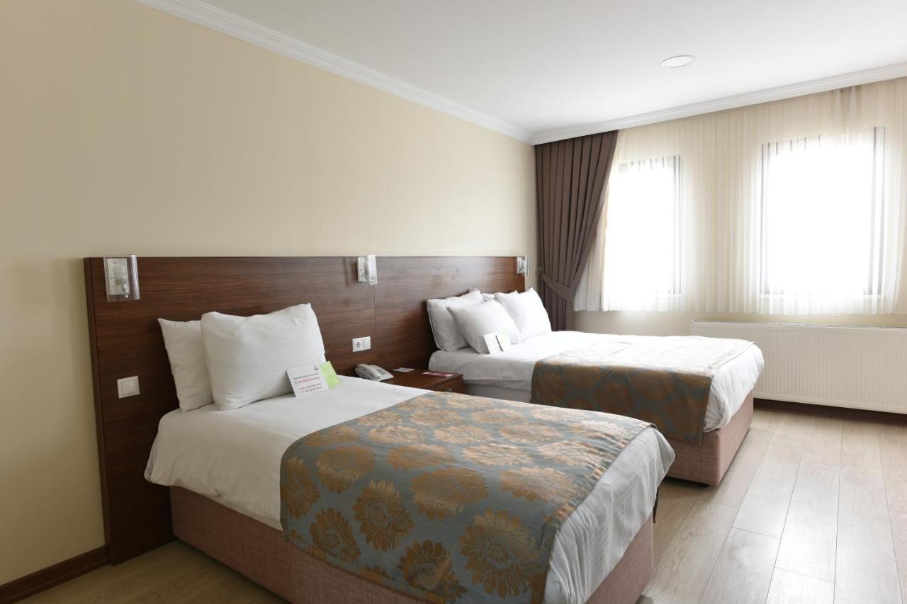 Deluxe Double or Twin Room,977167636:JPEG
