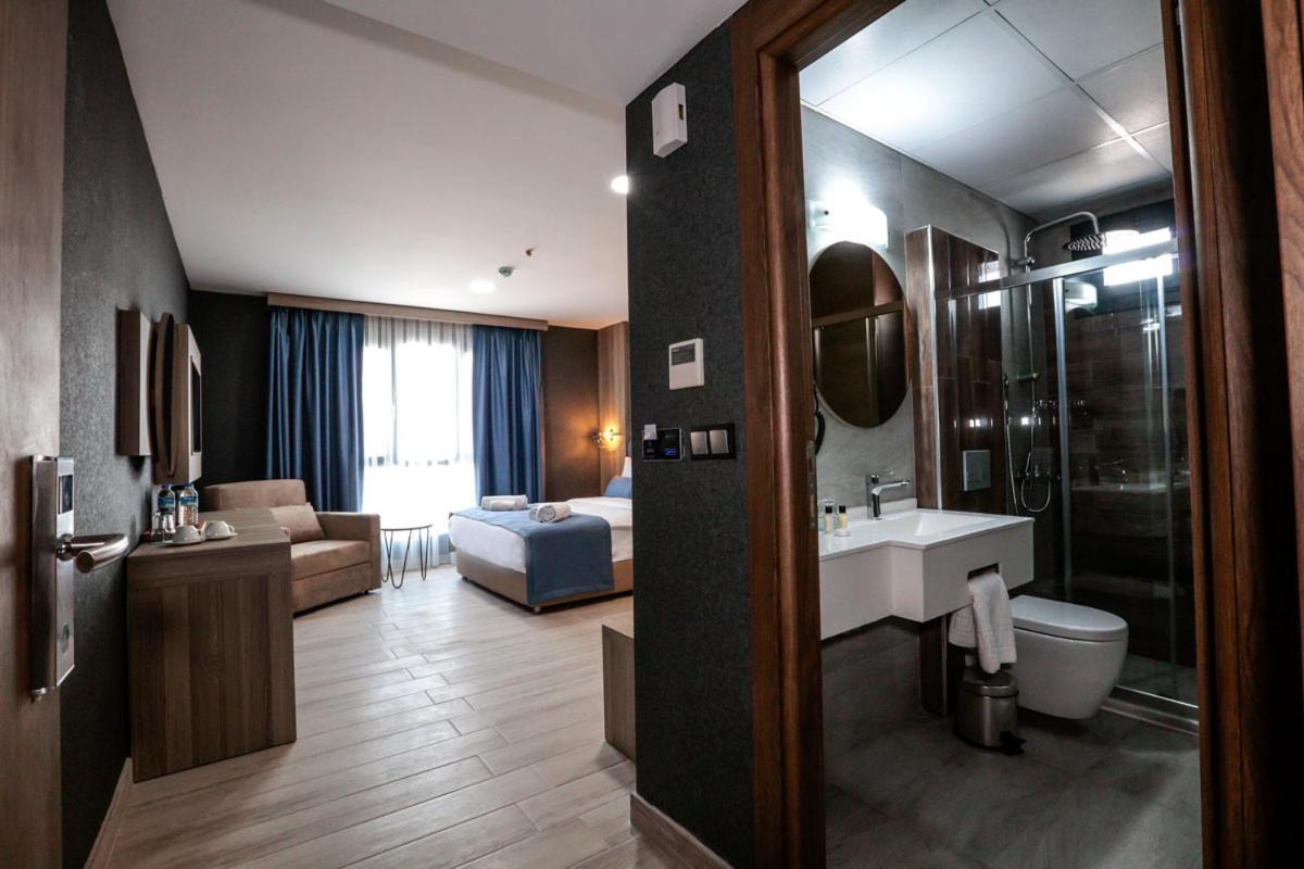 Standard King Room,990511462:JPEG