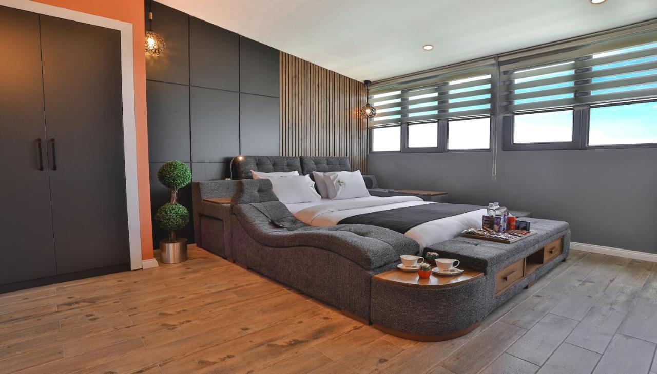 King Suite Sea View Jacuzzi Sauna,435692073:JPEG