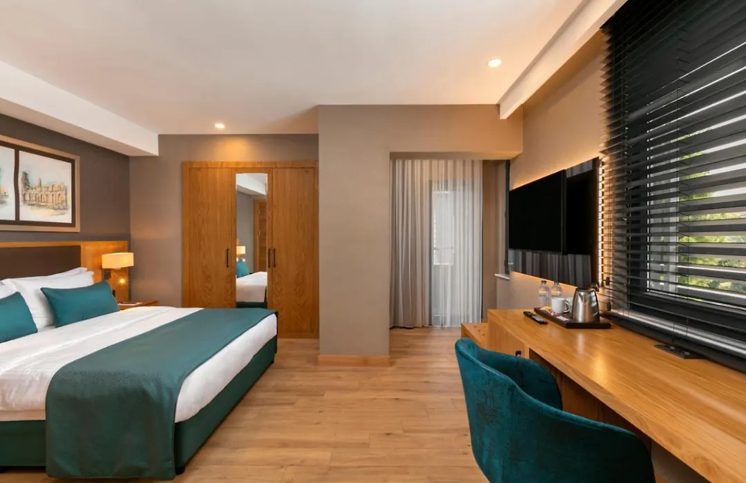 Pukka Hotel-1