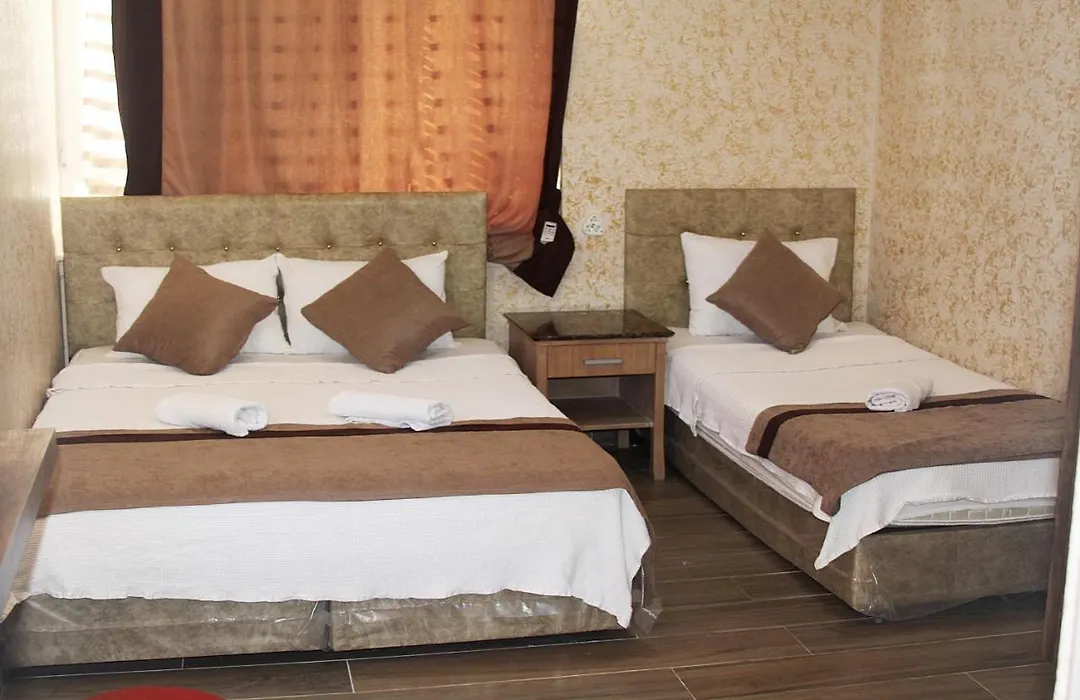 Oezguer Hotel Isiklar-1