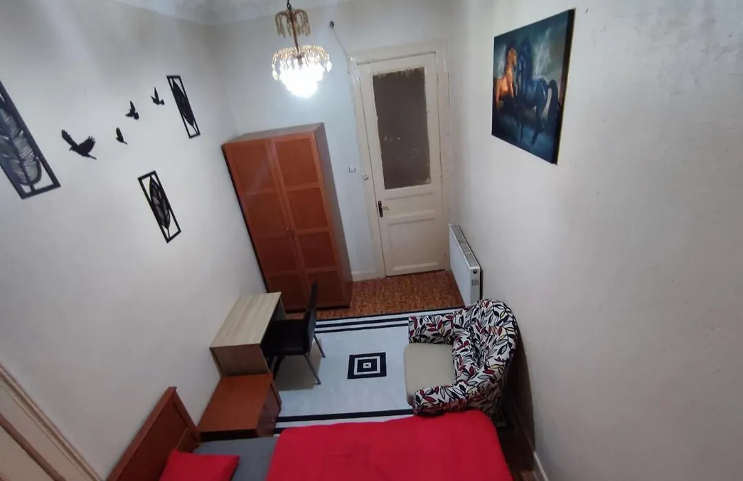 Taksim Spacious Room Shared Bathroom And Kitchen-1
