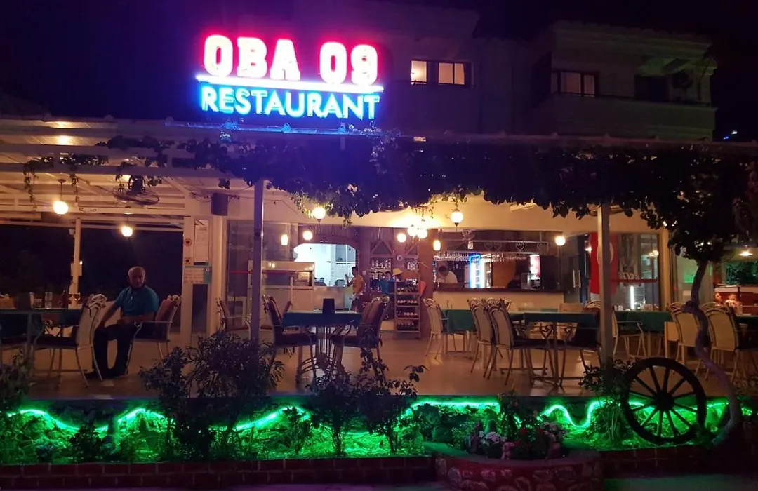 Oba 09 Restaurant-Motel-Beach-1