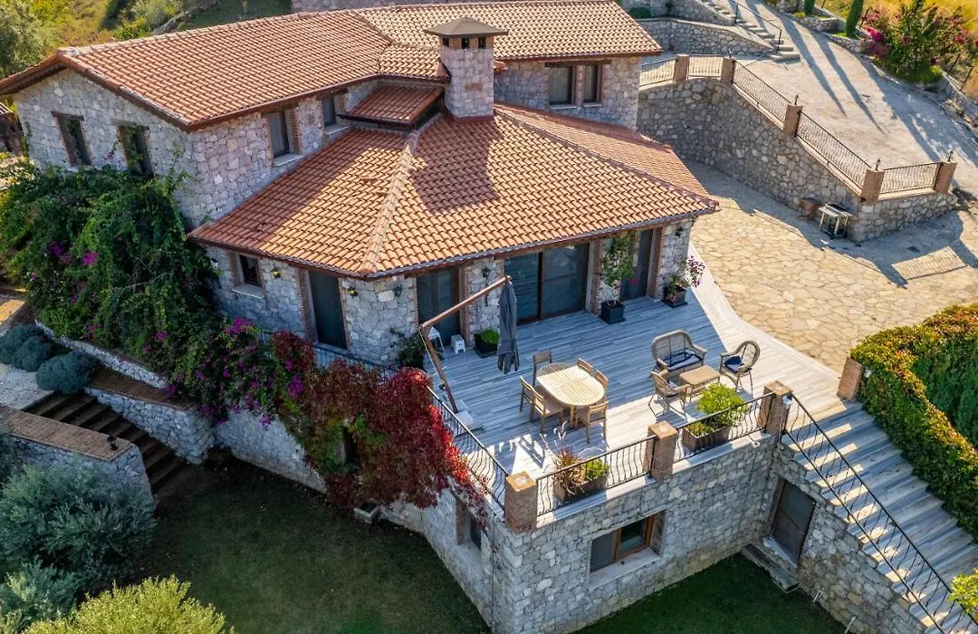 Massi Villa-1
