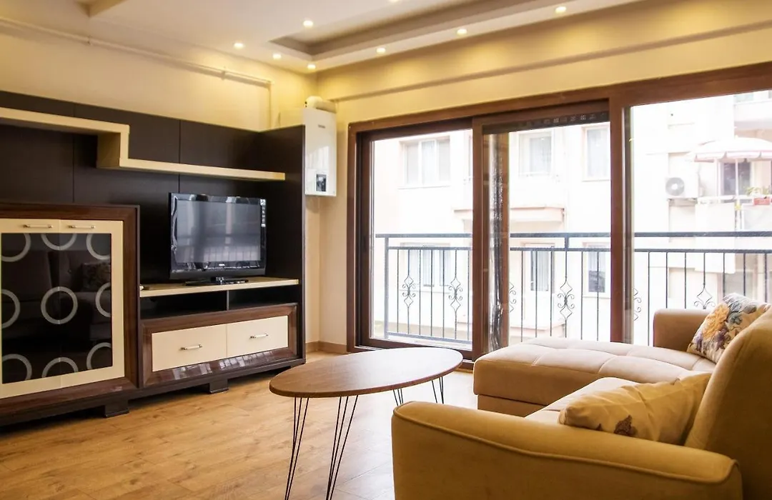 Cozy And Central Apartment Near Shore And Trendy Attractions In Karsiyaka, Izmir-1