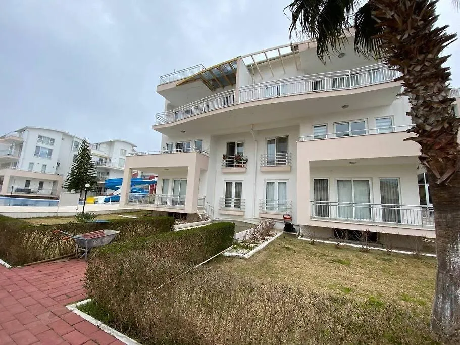 Lovely 3 Bedrooms Luxury Apt With Pool And Gym-1