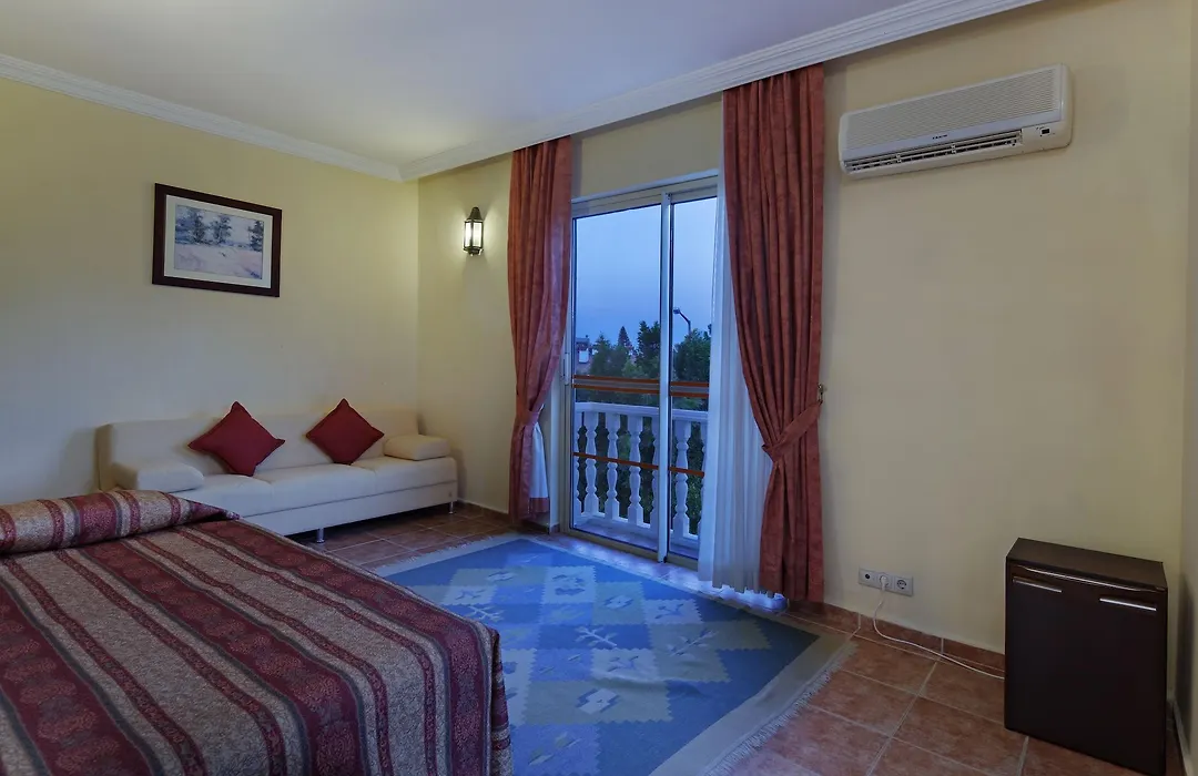 Larissa Sultan Beach-1