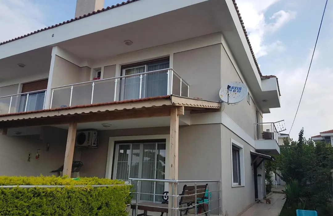 Alacati'Da Bahceli 3+1 Villa-1