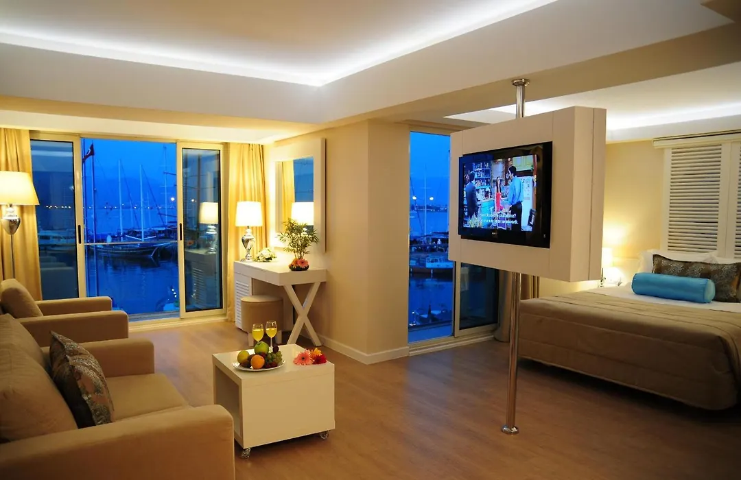 Alesta Yacht Hotel-1