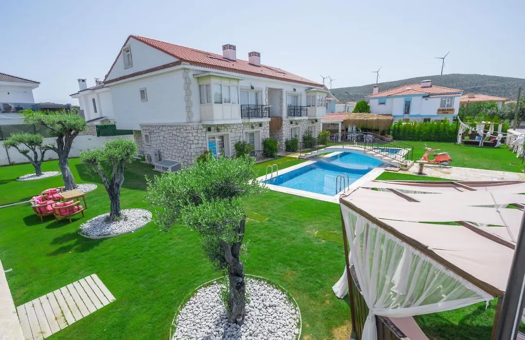 Mea Alacati-1