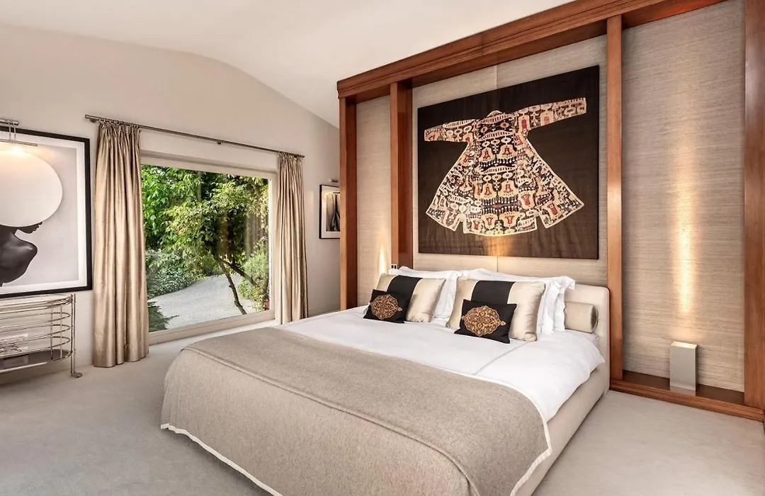 Enchanting 22,000M2 Property And Elegant 5 Bedroom Manor-1