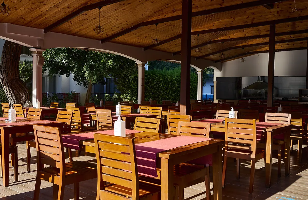 Maya Golf Hotel (Adults Only)-1