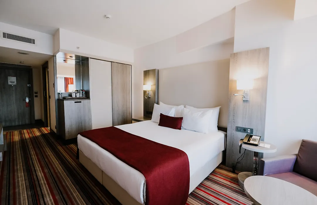 Ramada Plaza By Wyndham Izmir-1