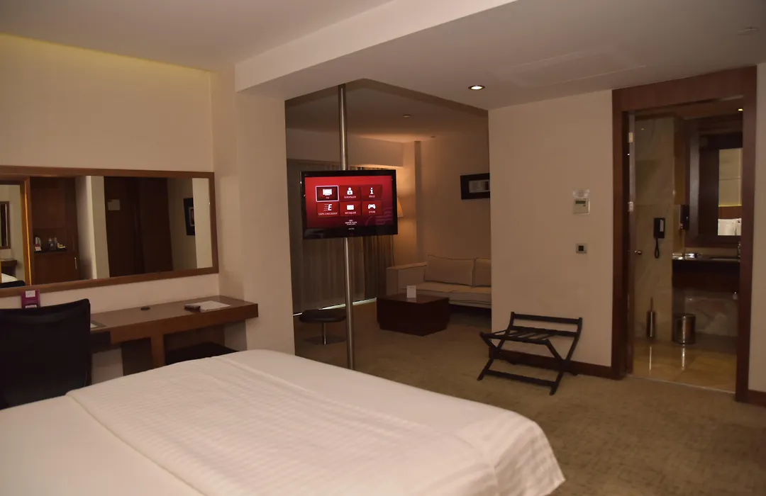 Crowne Plaza Istanbul Harbiye By Ihg-1
