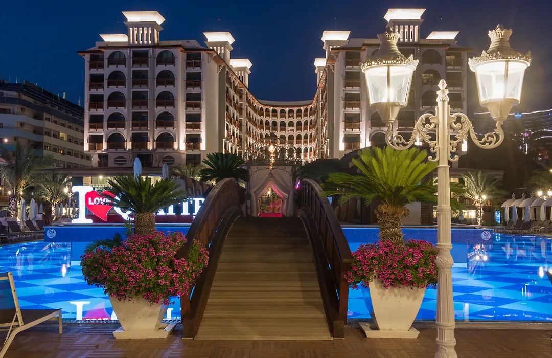 Quattro Beach Spa & Resort-1