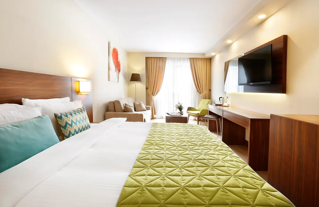 The White Orient Hotel-1