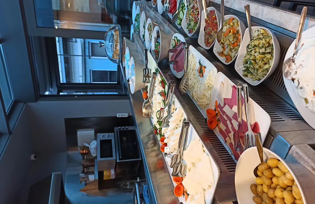Triada Hotel Karakoey-1