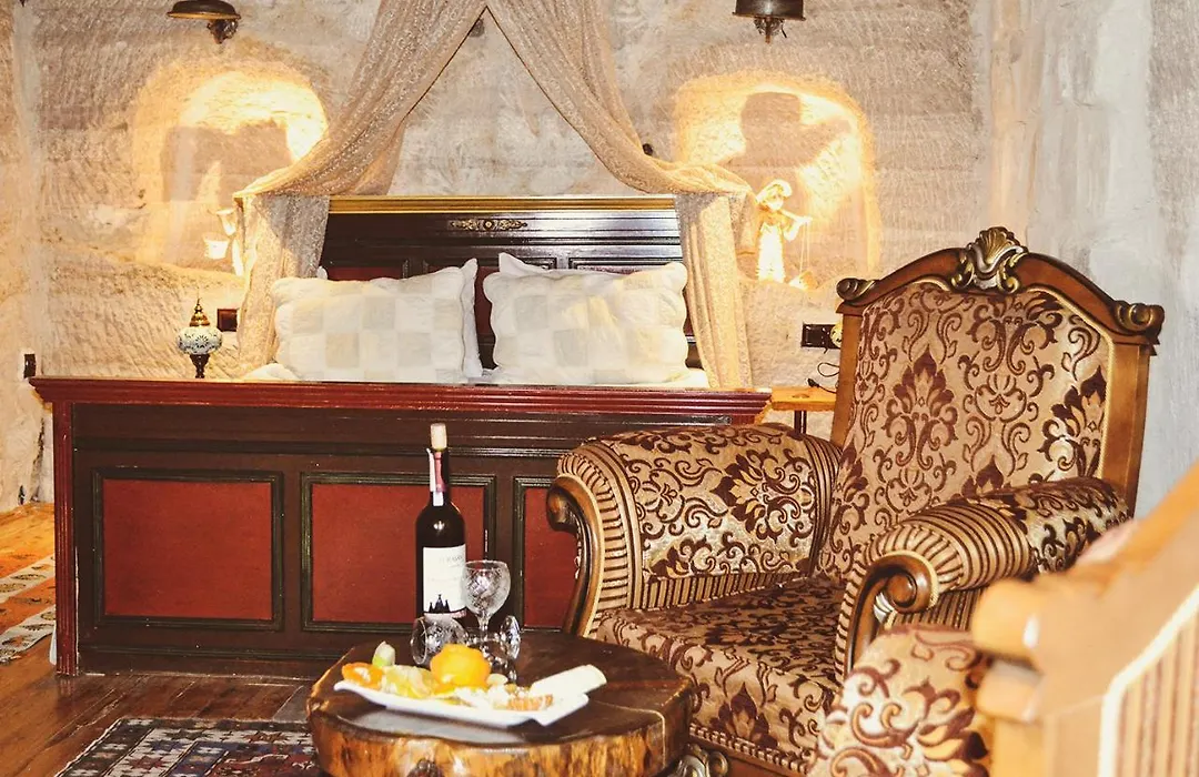 Emilys Cave Hotel-1