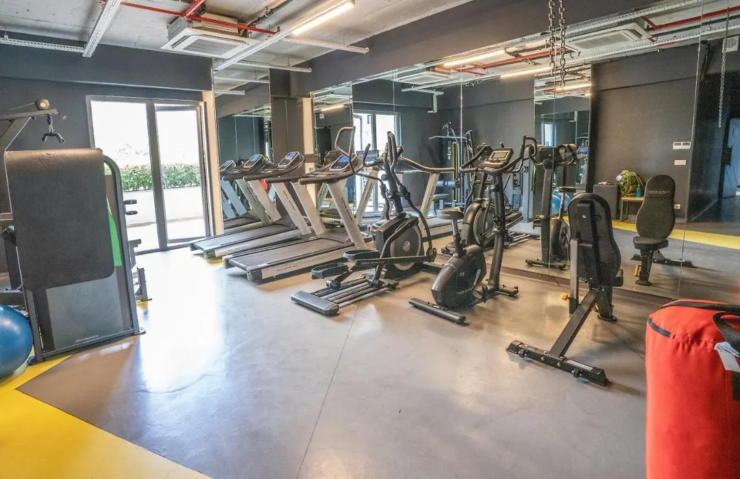 1-Bdr Apt With Poolgymwi-Fi Near Airport Metro-1