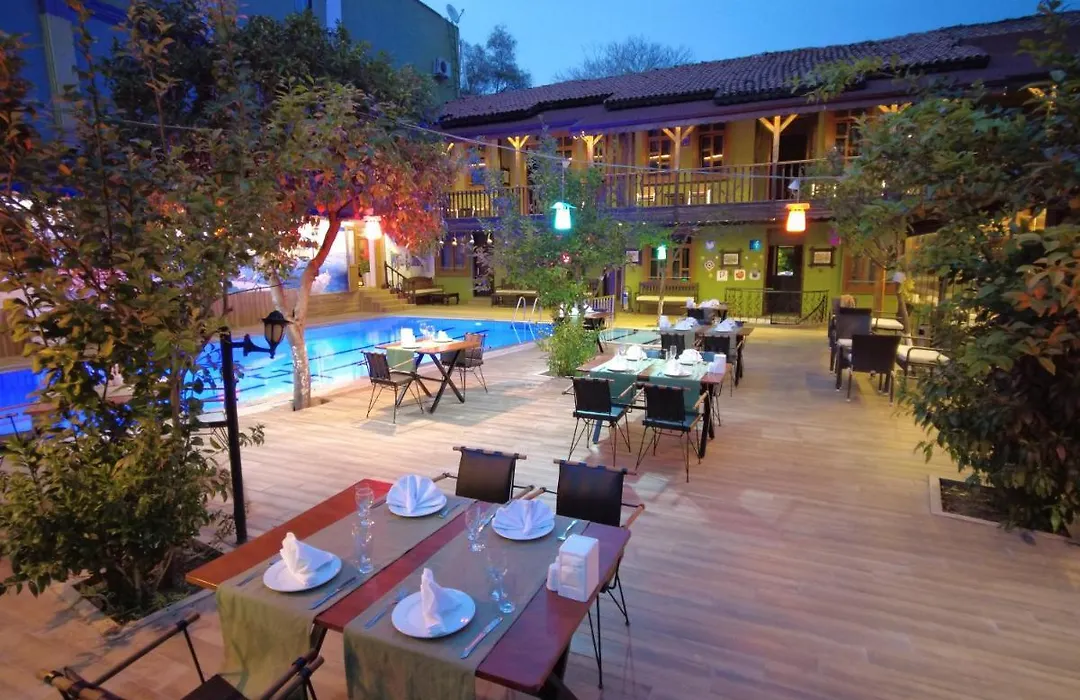 Oscar Hotel-1