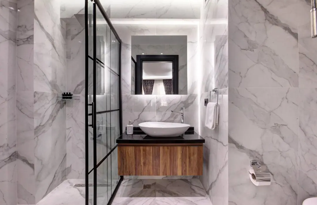 Room In Guest Room - Luxury Triple Room In Istanbul-1