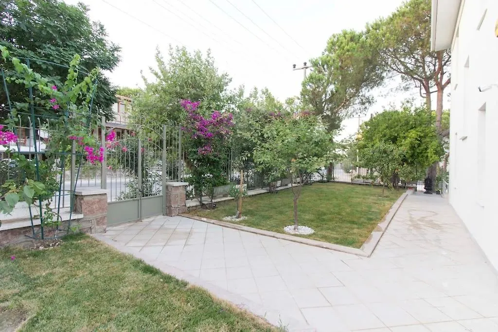 Spacious Exquisite 5Br Villa With Private Pool-1