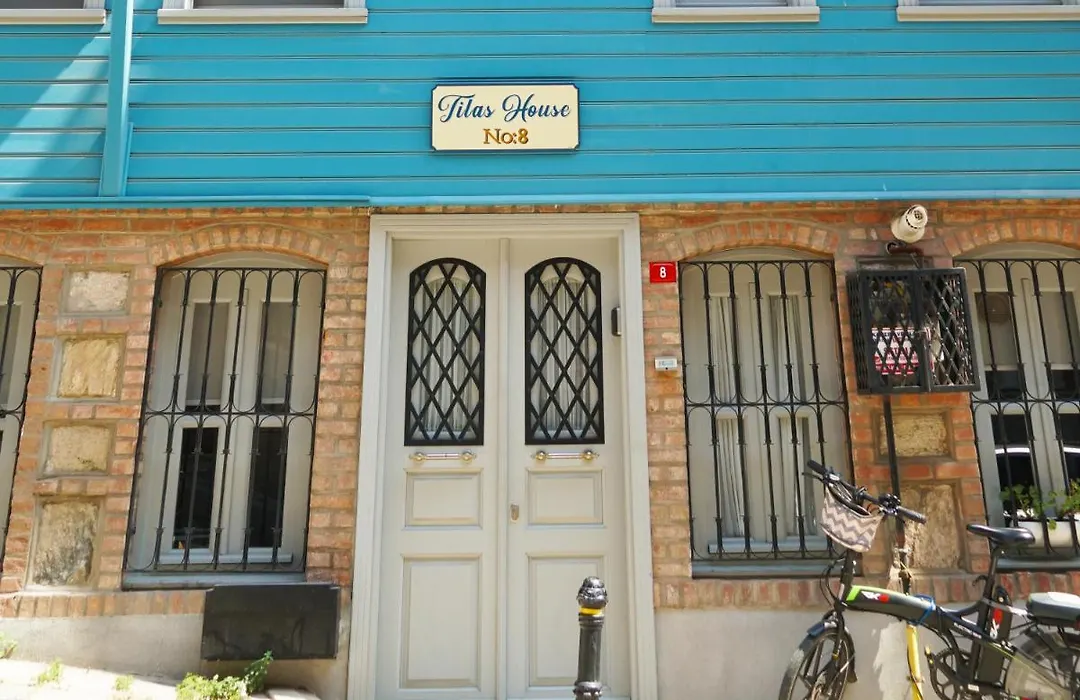 Tilas - Rooms In 19Th Century Wooden Townhouse,Kadikoy-1