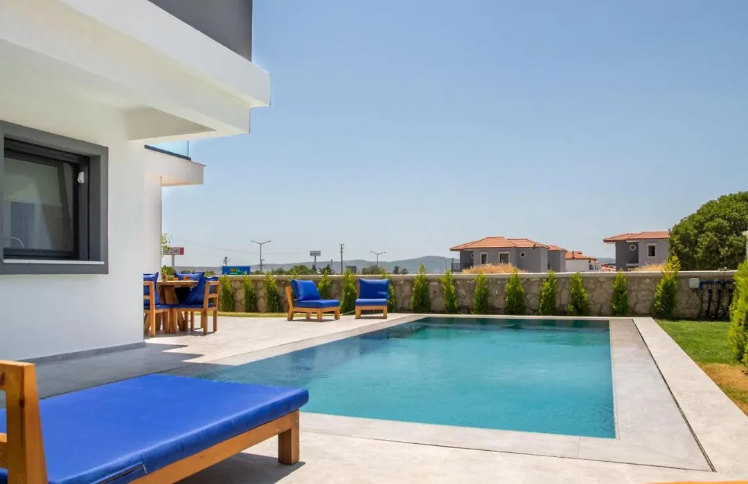 Lovely Villa With Private Pool In Alacati Cesme-1