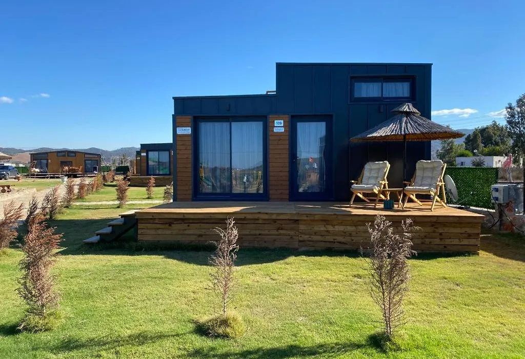 Lavira Tiny House Village-1