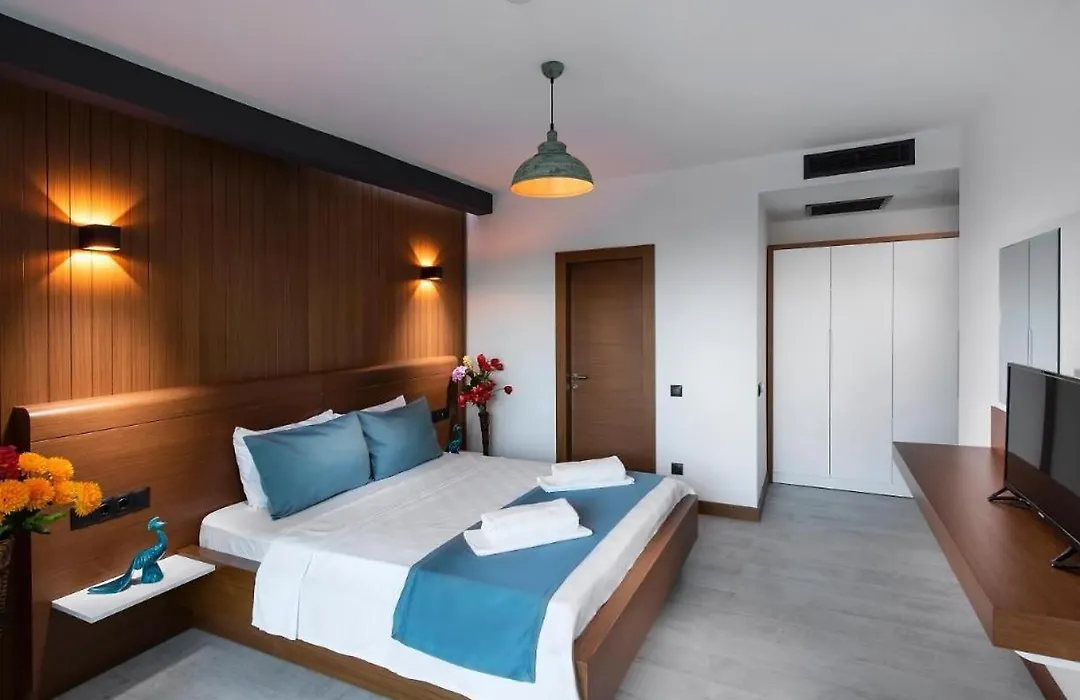Seren Hotel By Renovu-1