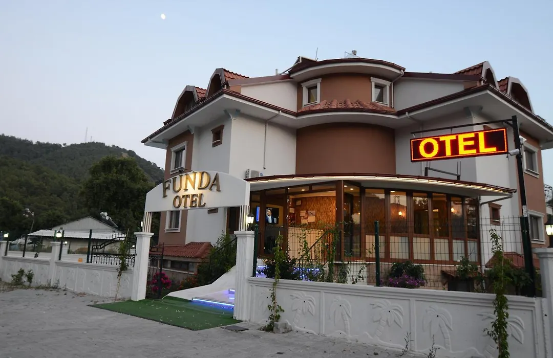 Funda Hotel-1