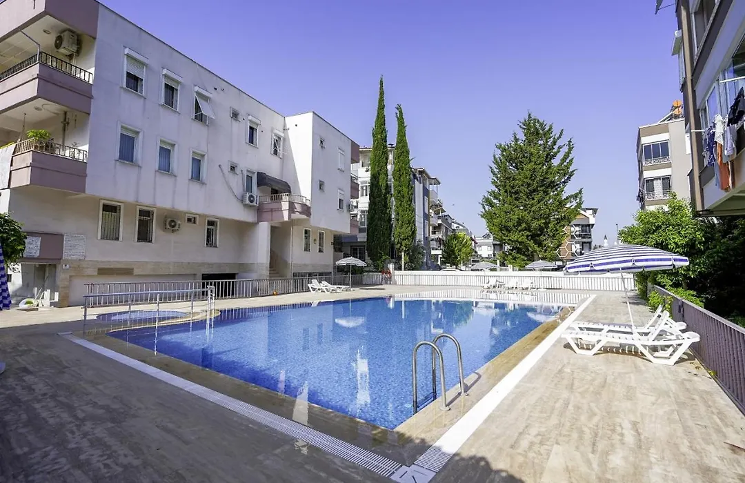 Vibrant Flat With Lovely Balcony In Muratpasa-1