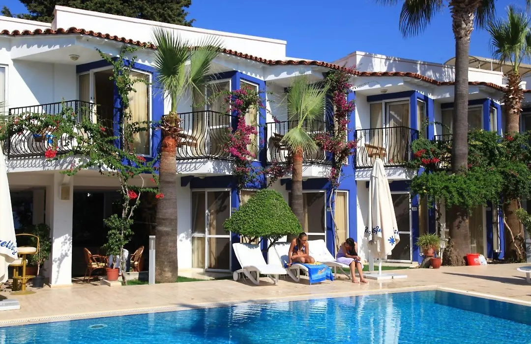 Catamaran Hotel-1