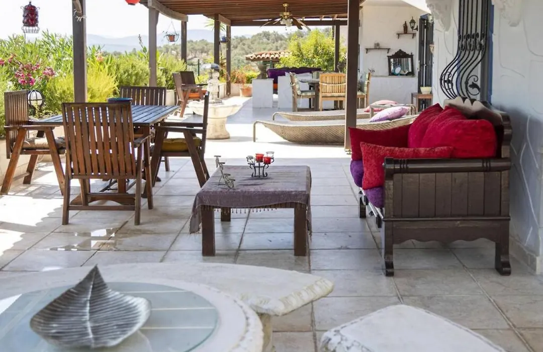 Comfortable Triplex 5 Min To The Beach With Garden In Bodrum-1