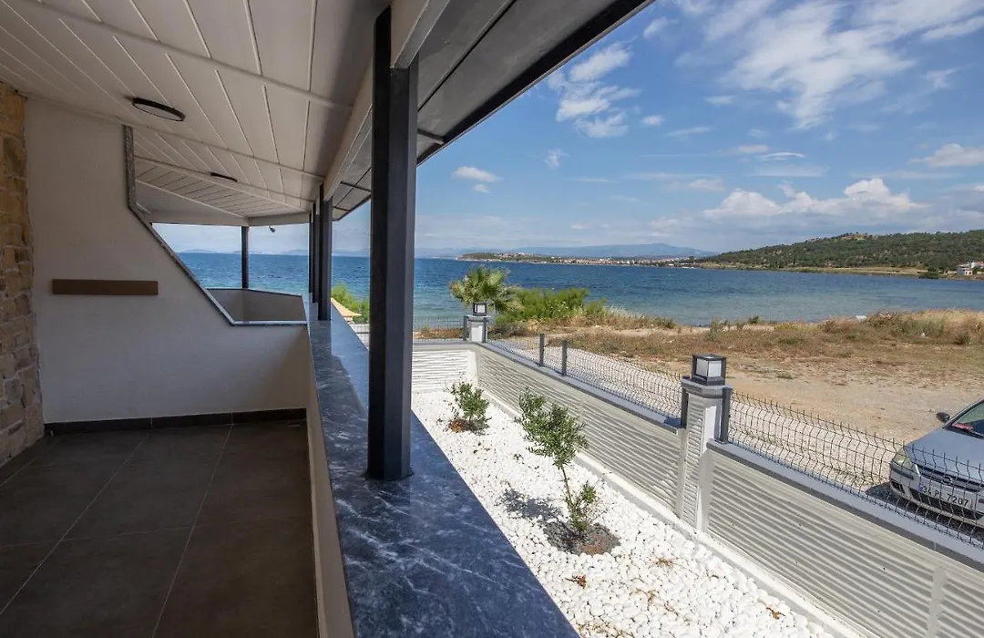 Neo Beach Hotel Cunda-1