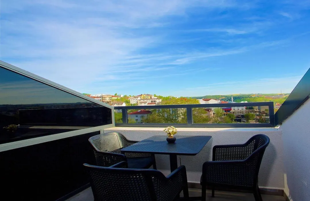 Days Inn By Wyndham Istanbul Arnavutkoy-1