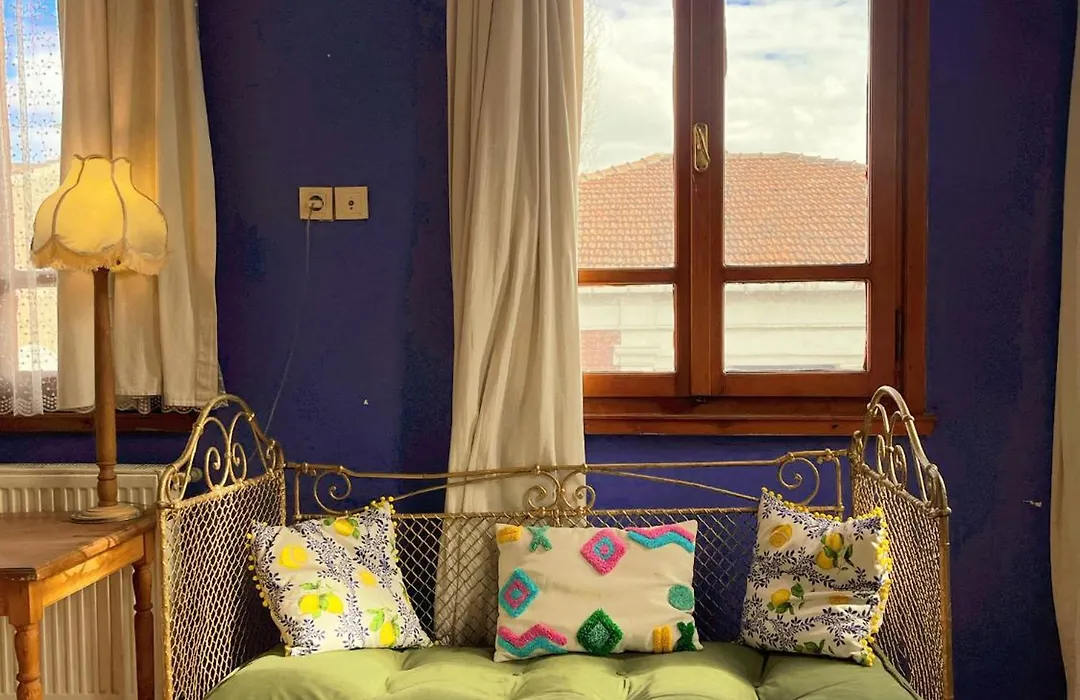 All Building/5Floors/ Garden In Balat-1