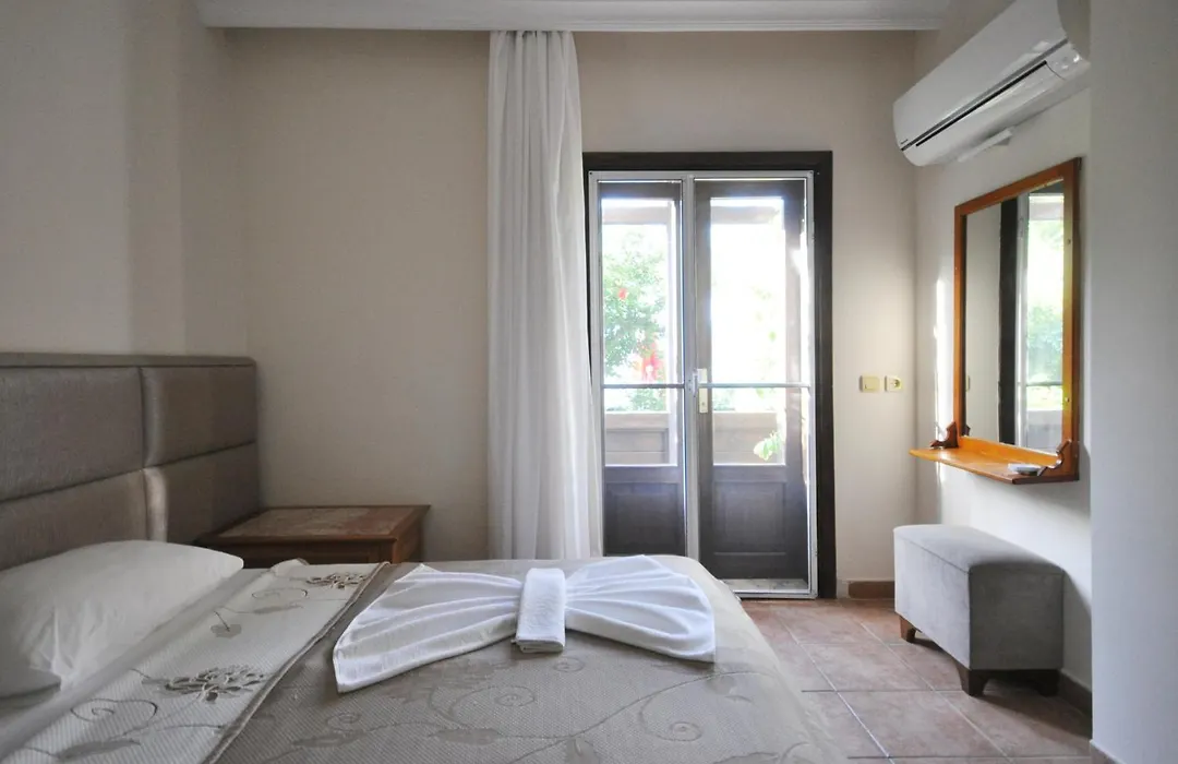 Ford Hotel-1