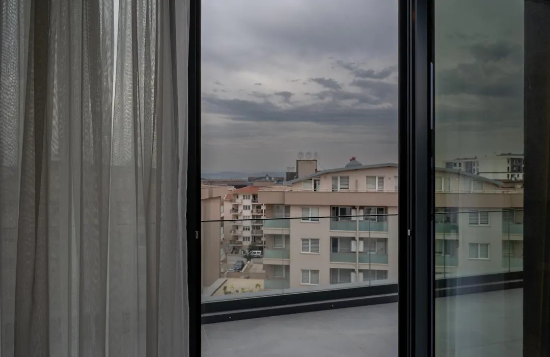 Leo Suites-1