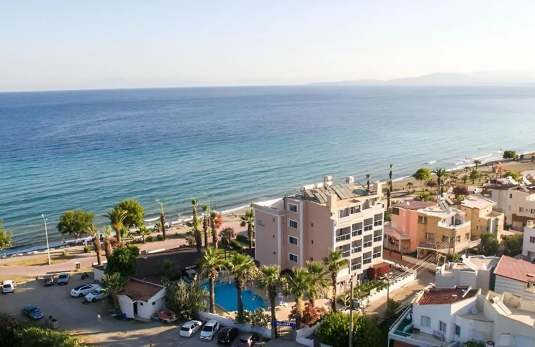Holiday Hotel-1