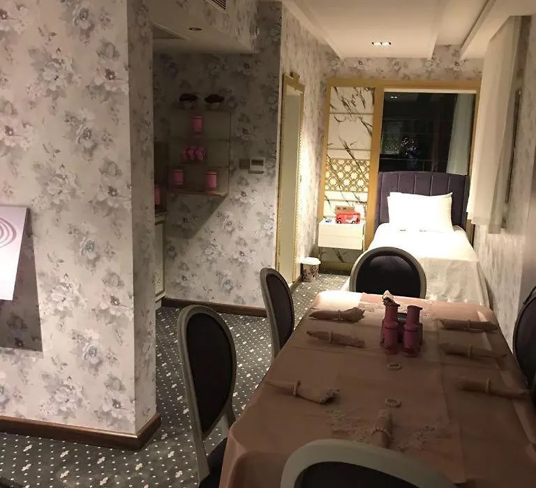 Jolnar Garden Hotel-1