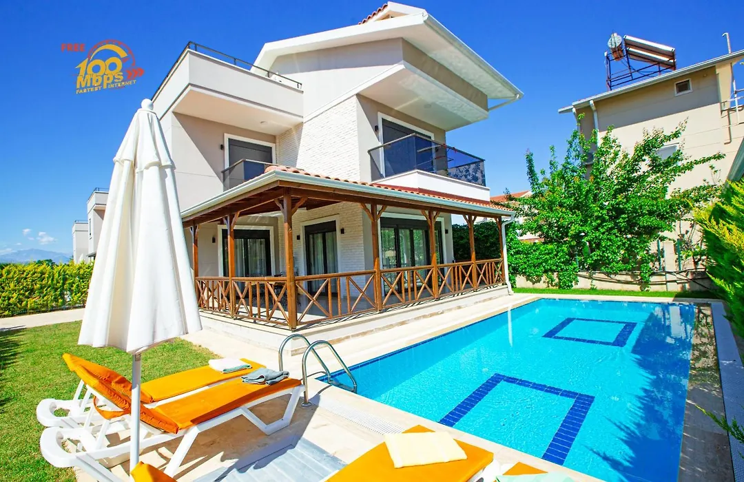 Paradise Town Villa Lisa-1