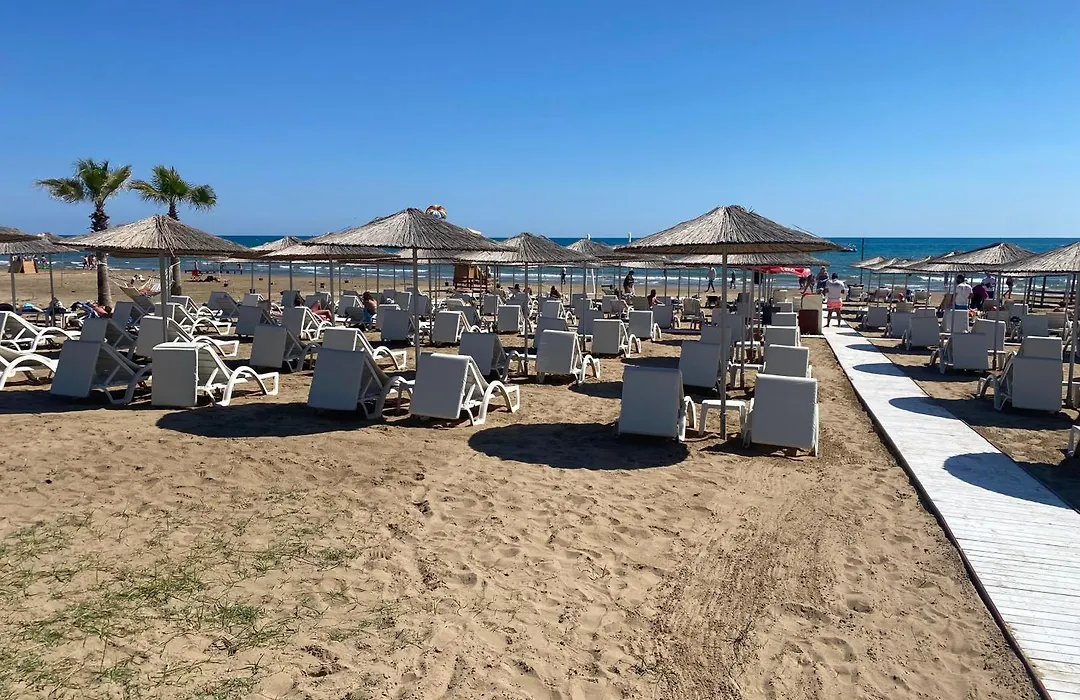 Side Meryam Suit Deluxe Hotel-1