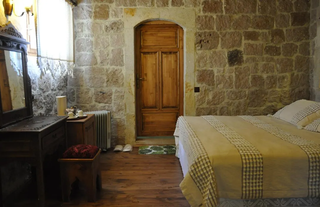 Aravan Evi-1