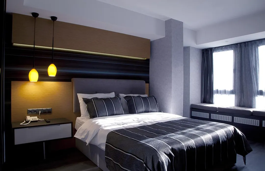 The Black Hotel-1